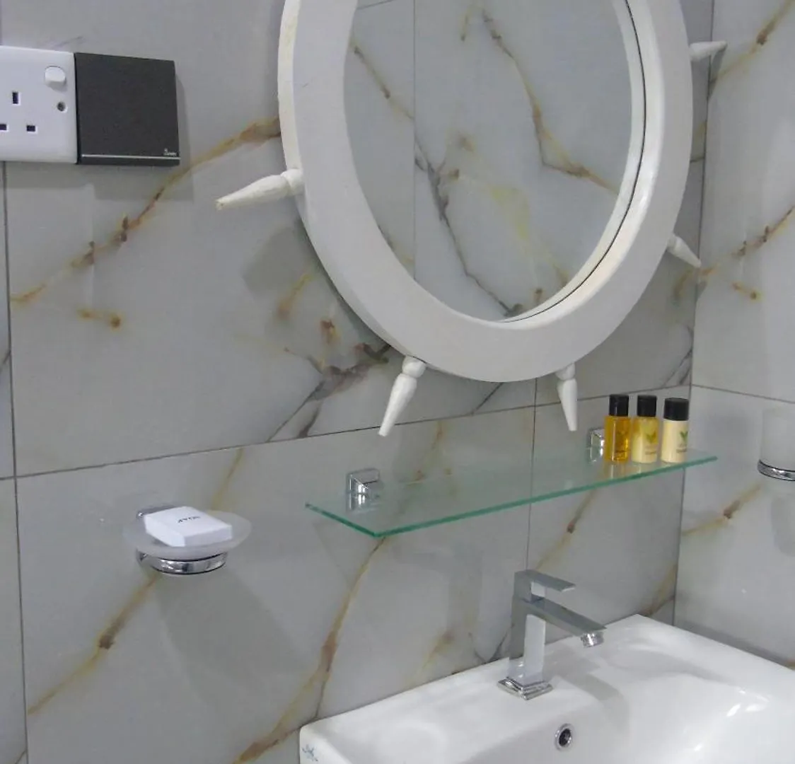 Ro Rich Hotel نيجومبو