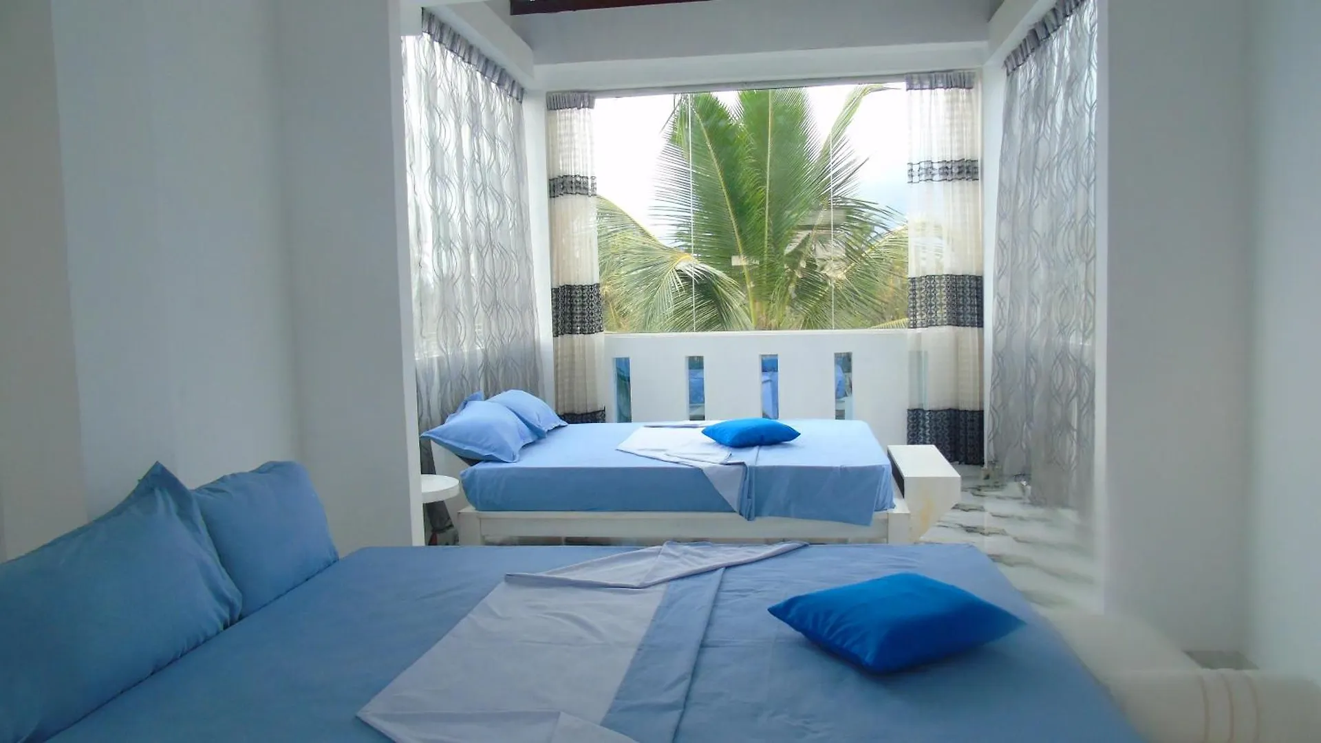 Ro Rich Hotel نيجومبو 0*,